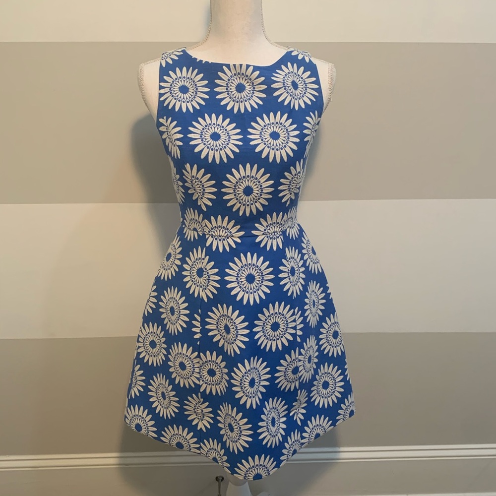 Alice & Olivia “Epstein” Structured Pouf Dress 4